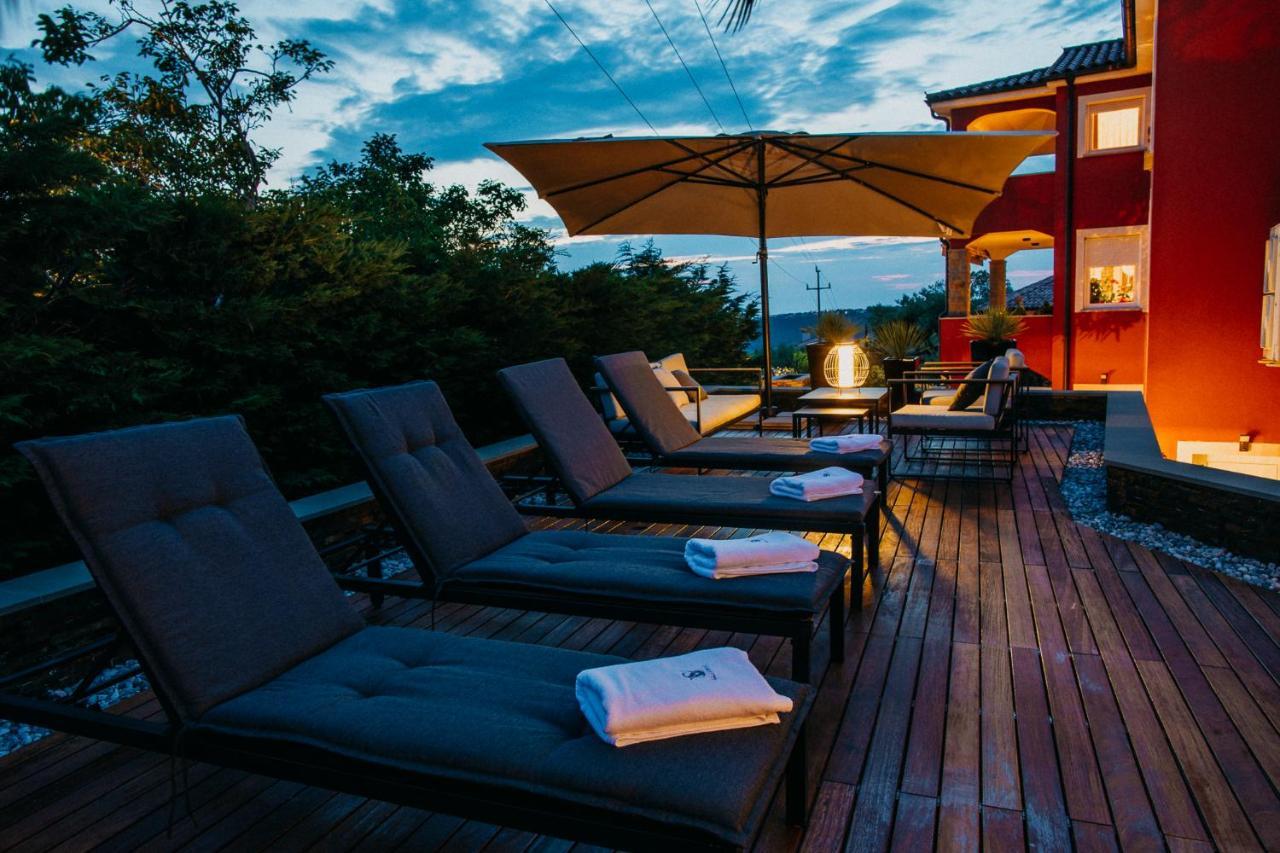 Villa Sunset Pool & Spa Apartments Zgornje Skofije Exterior foto